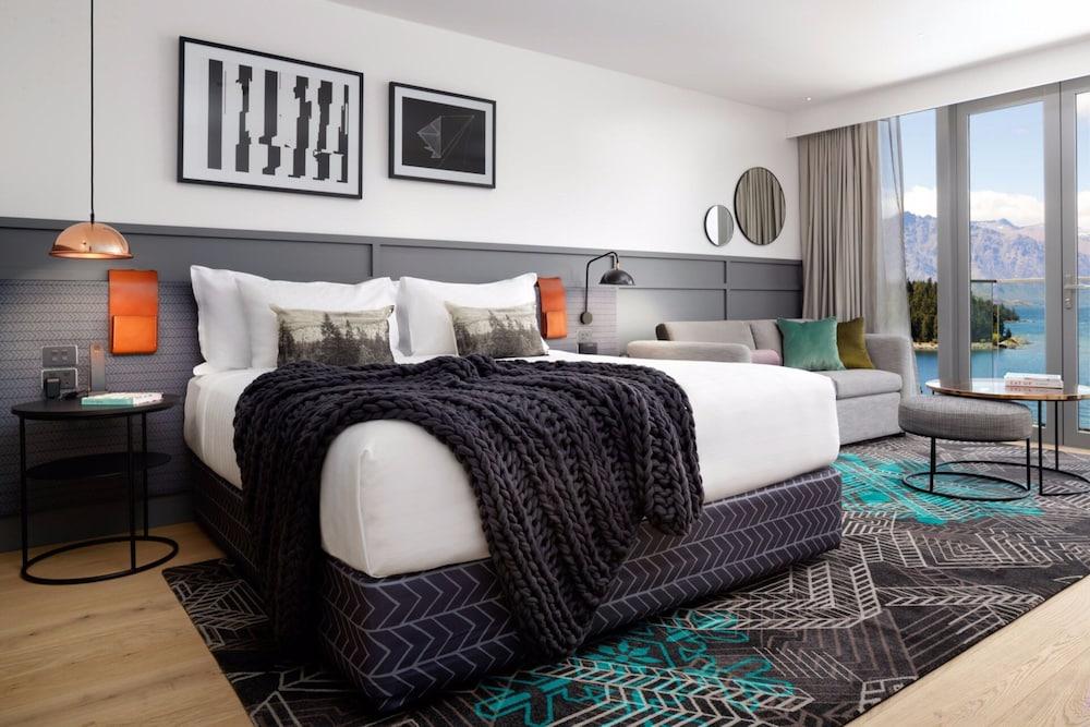 Qt Distretto di Queenstown Esterno foto A bedroom at the hotel