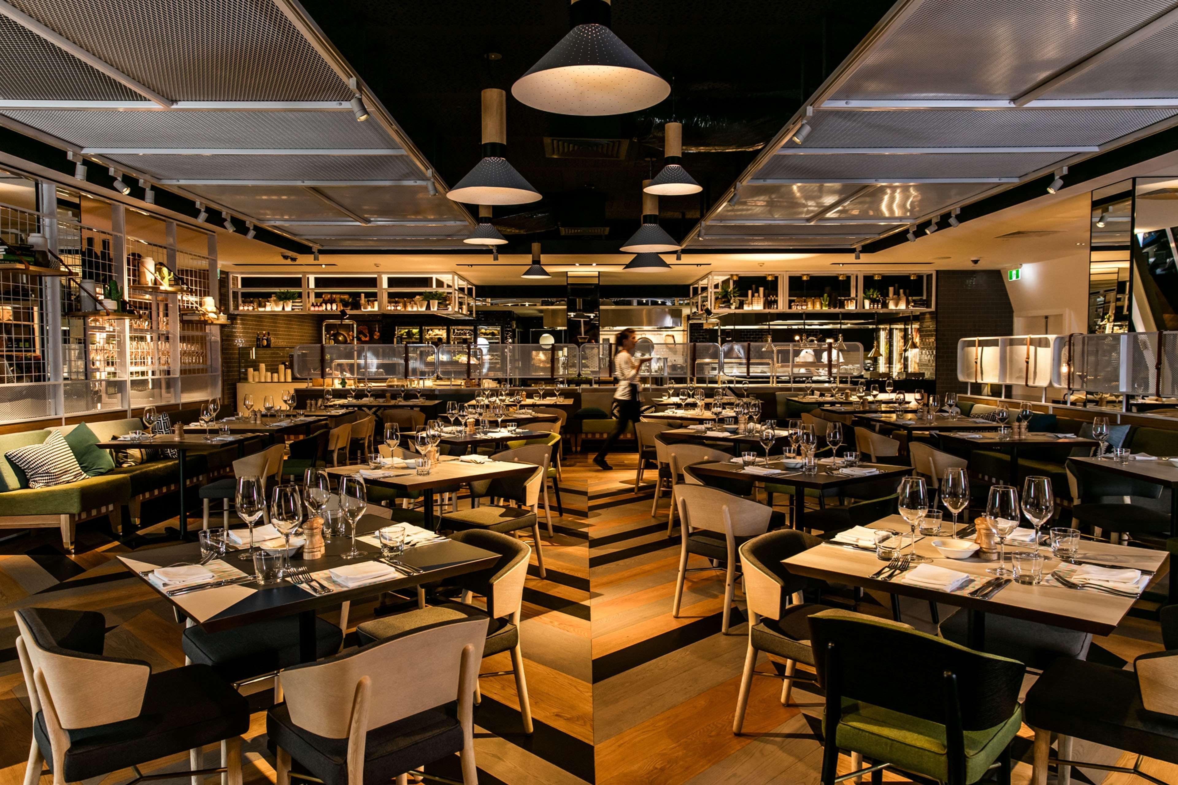 Qt Distretto di Queenstown Esterno foto Interior of the restaurant