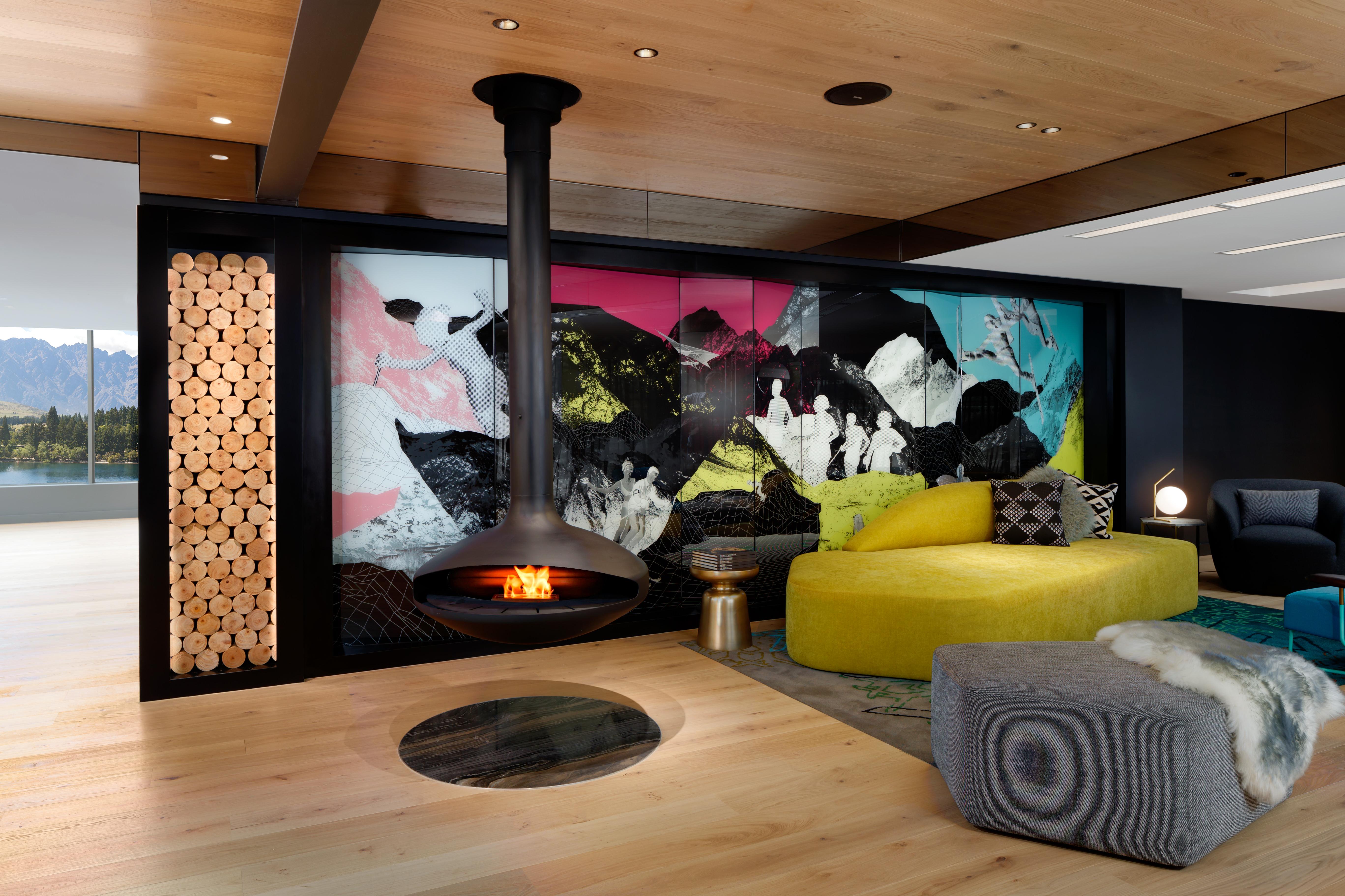 Qt Distretto di Queenstown Esterno foto A fireplace in a private home