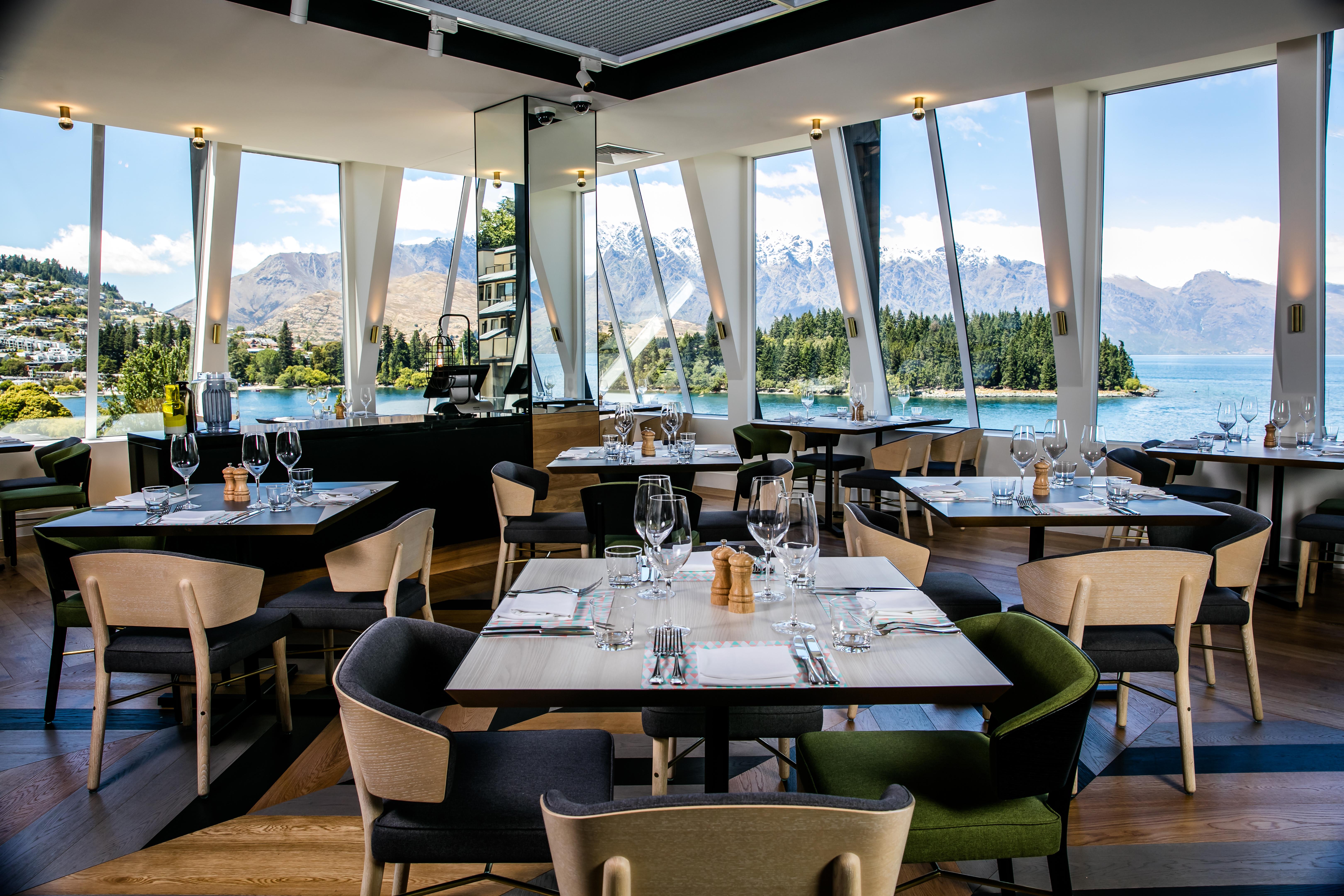 Qt Distretto di Queenstown Esterno foto The interior of the restaurant